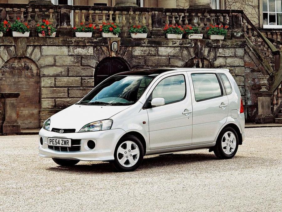  Daihatsu YRV 2000 года  (фото 15 из 16)
